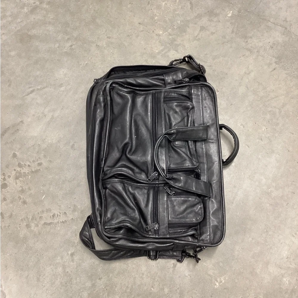 Tumi Black Leather Laptop Briefcase with Detachable Shoulder Strap